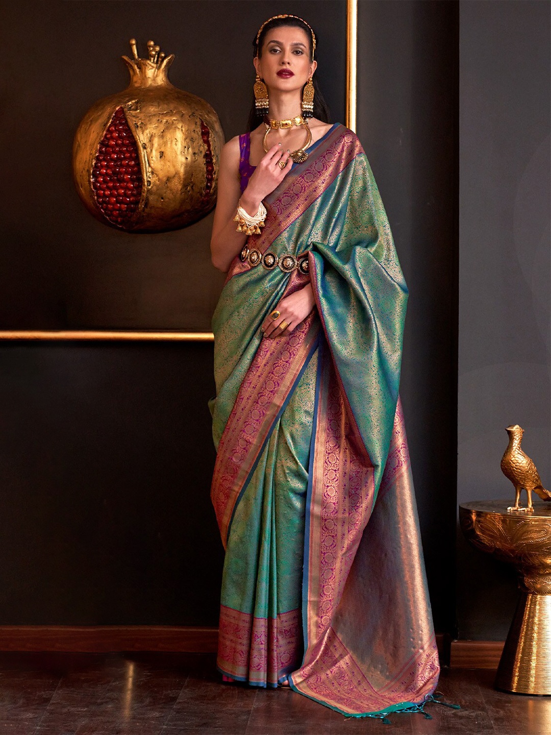 

DEVATITHI Floral Woven Design Zari Saree, Green