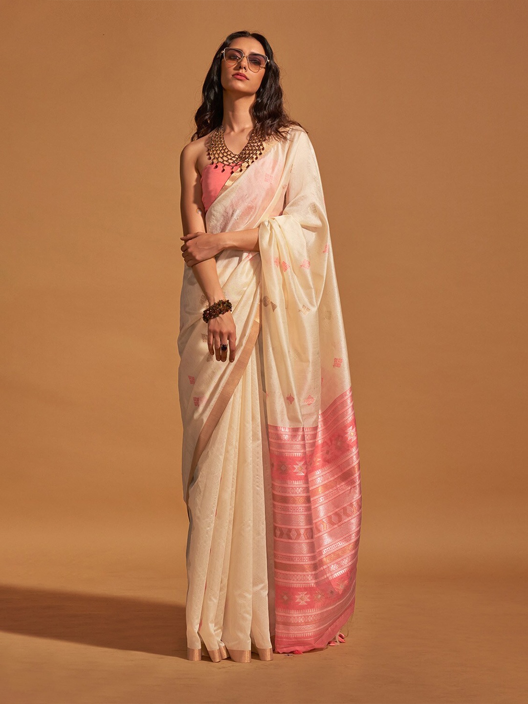 

DEVATITHI Ethnic Motifs Woven Design Zari Banarasi Saree, Off white