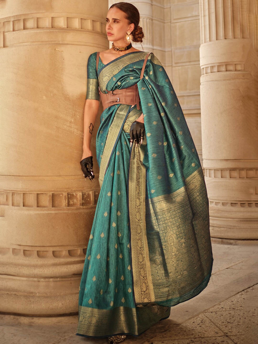 

DEVATITHI Ethnic Motifs Zari Banarasi Saree, Green