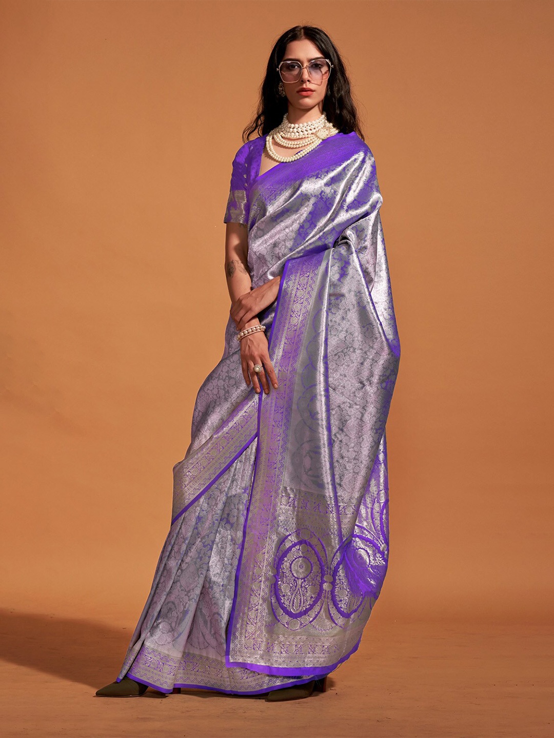 

DEVATITHI Floral Woven Design Zari Saree, Silver