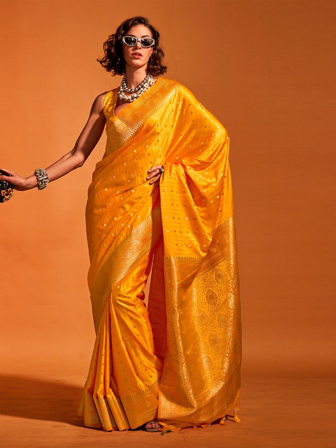

DEVATITHI Ethnic Motifs Woven Design Zari Banarasi Saree, Yellow