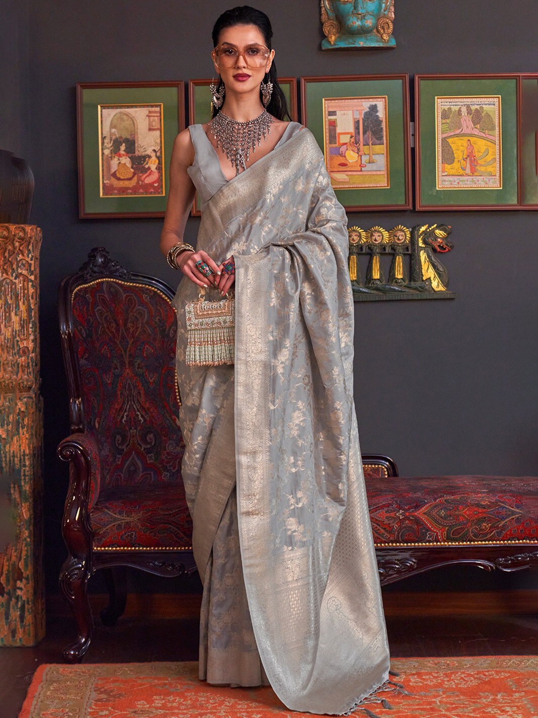 

DEVATITHI Floral Woven Design Zari Saree, Grey