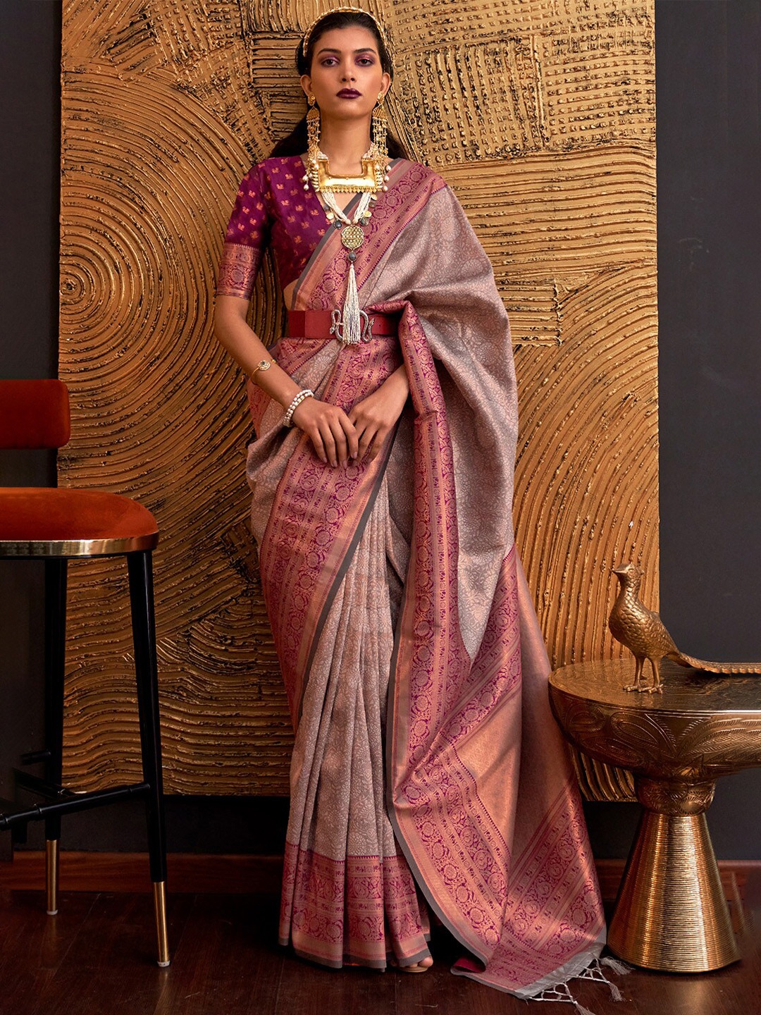 

DEVATITHI Floral Woven Design Zari Saree, Grey