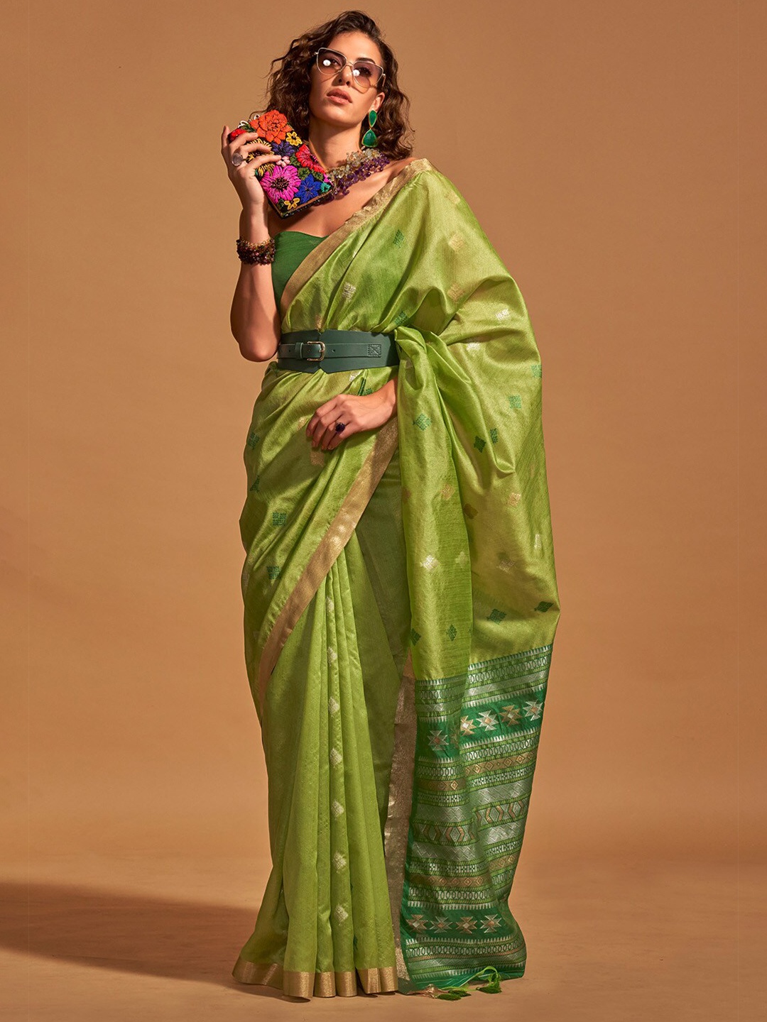 

DEVATITHI Ethnic Motifs Woven Design Zari Banarasi Saree, Green