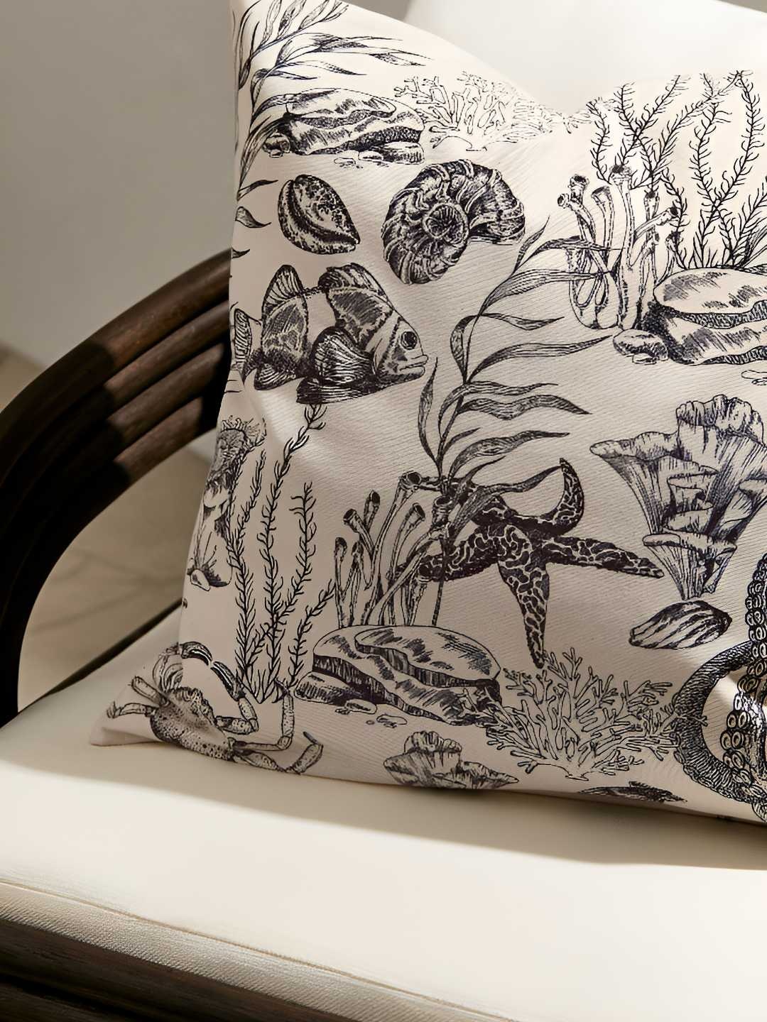 

H&M White & Black Pure Cotton Outdoor Cushion Cover