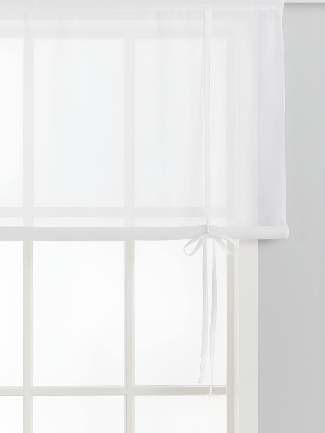 

H&M White Sheer Roll-Up Curtain