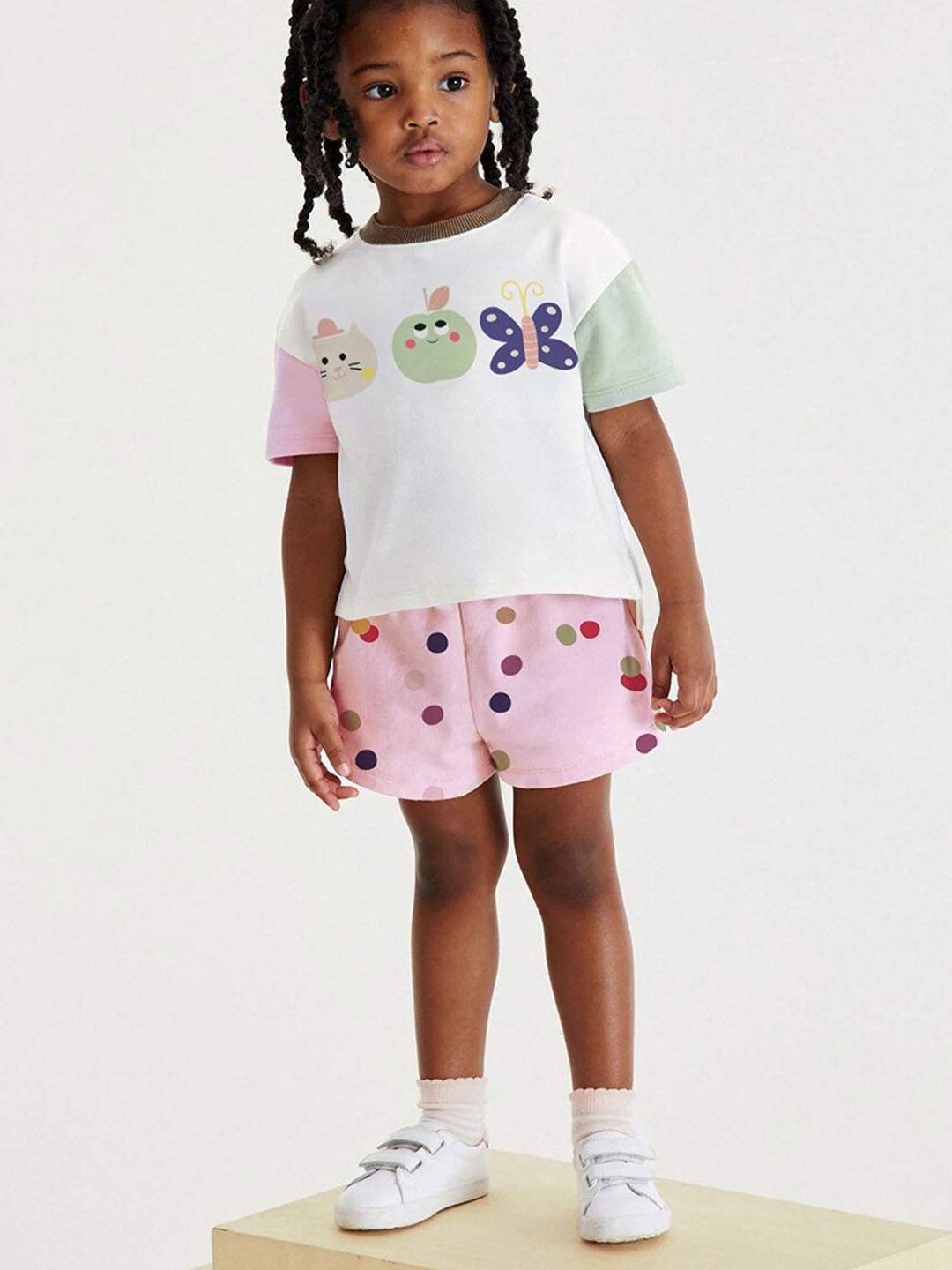 

StyleCast x Revolte Girls Round Neck Graphic Printed T-shirt with Shorts, Pink