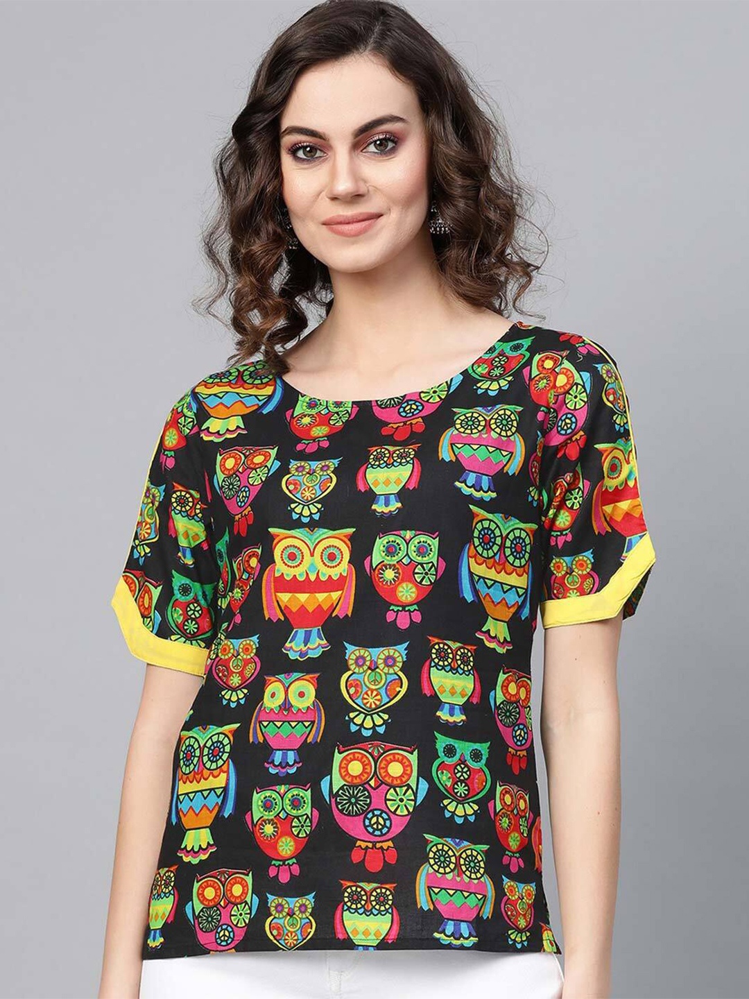

Pannkh Round Neck Extended Sleeves Graphic Printed Top, Black