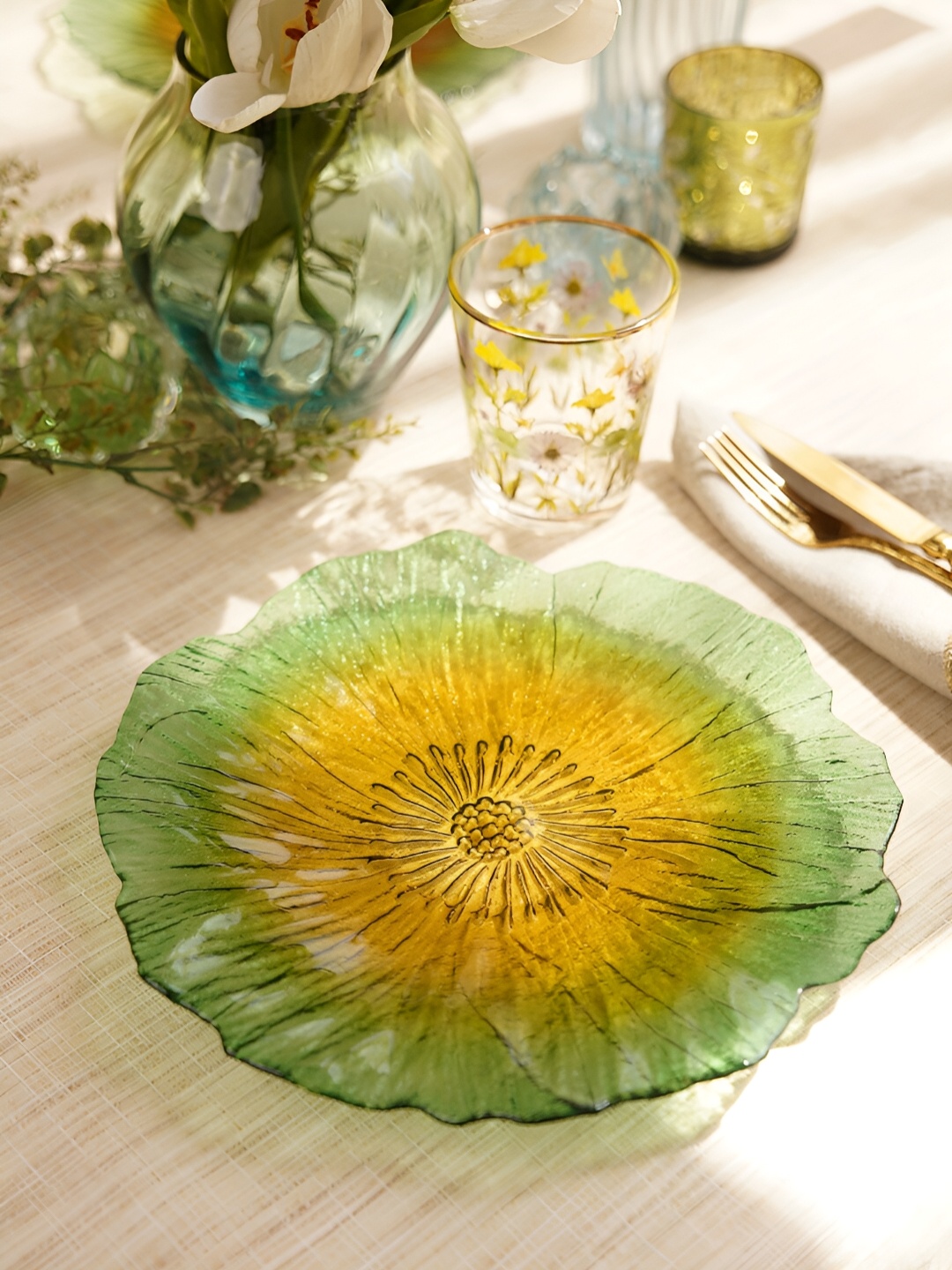 

Pure Home and Living Set of 2 Green and Yellow Floral Shaped Glass Dinner Plates