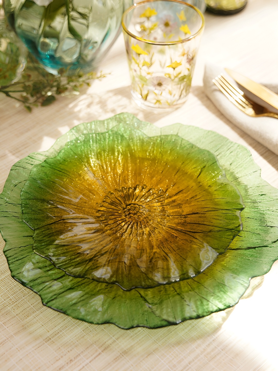 

Pure Home and Living Set of 2 Green and Yellow Floral Shaped Glass Dessert Plates