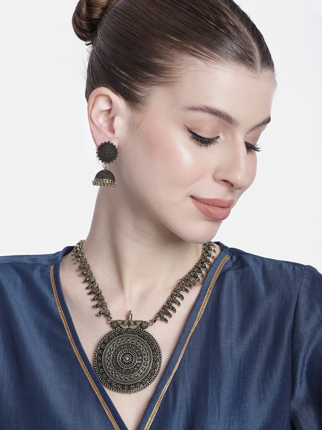 

AITIHYA Gold-Plated Jewellery Set