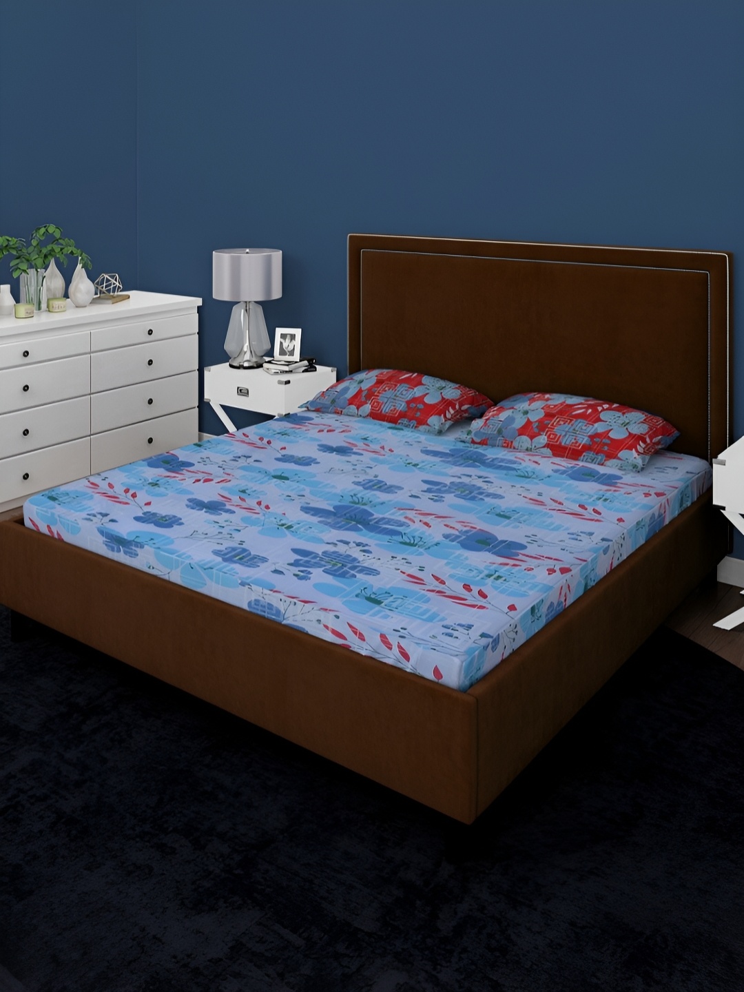

BOMBAY DYEING Marigold Blue & Red Floral 104 TC Queen Bedsheet with 2 Pillow Covers