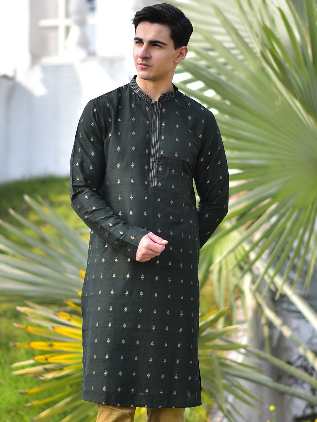 

HOUSE OF DEYANN Woven Design Mandarin Collar Long Sleeves Kurta, Green