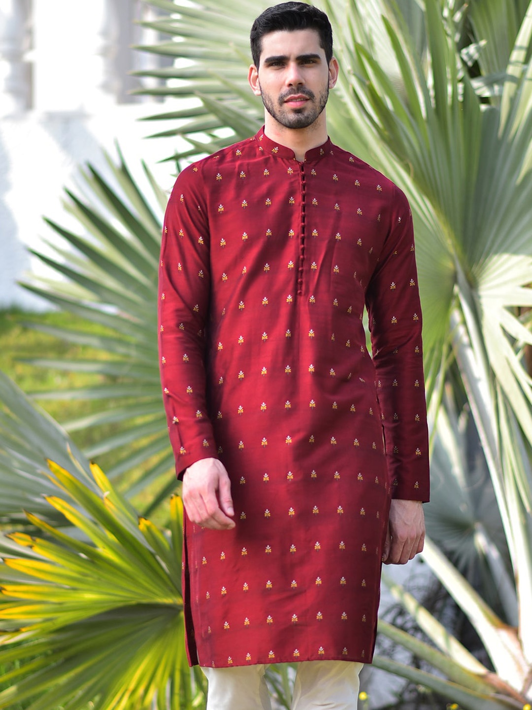 

HOUSE OF DEYANN Ethnic Motifs Woven Design Mandarin Collar Cotton Kurta, Red