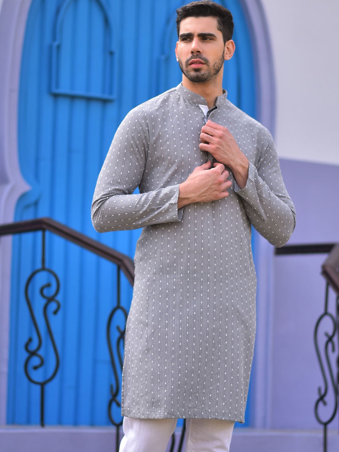 

HOUSE OF DEYANN Woven Design Mandarin Collar Long Sleeves Kurta, Silver