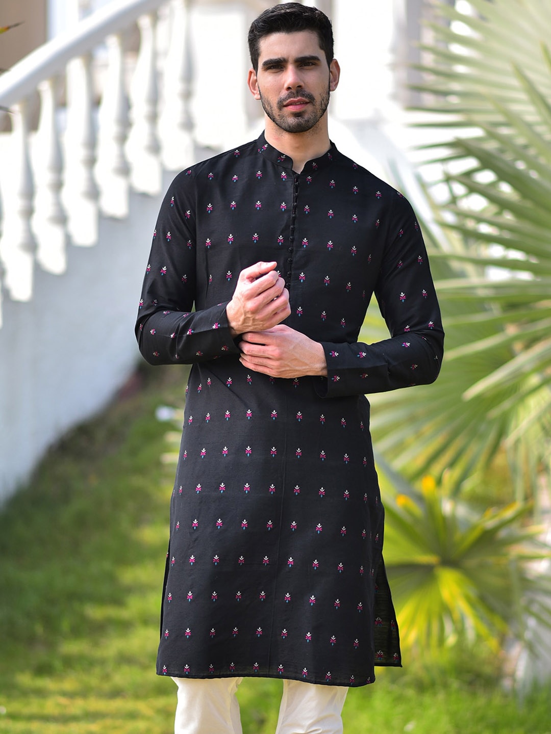 

HOUSE OF DEYANN Ethnic Motifs Woven Design Thread Work Jacquard Kurta, Black