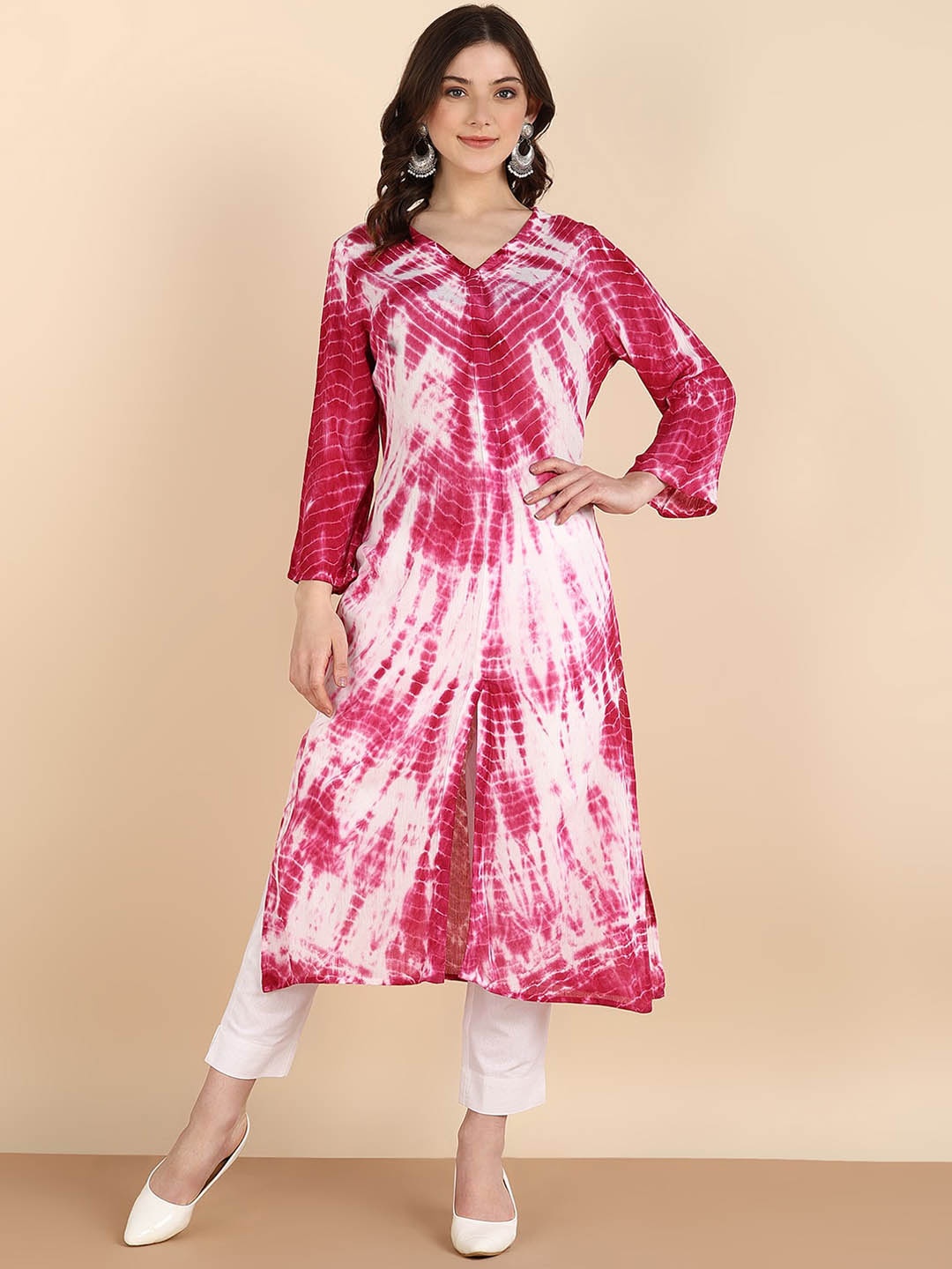 

Maaesa V-Neck Dyed A-Line Kurta, Pink