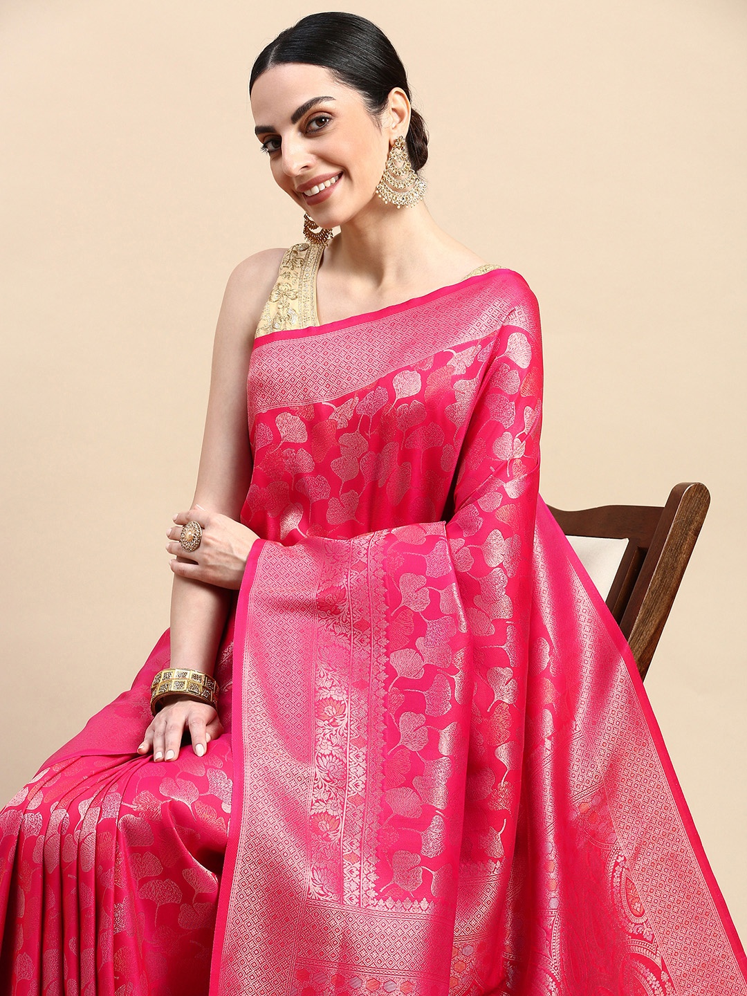 

MOHEY Ethnic Motifs Saree, Pink