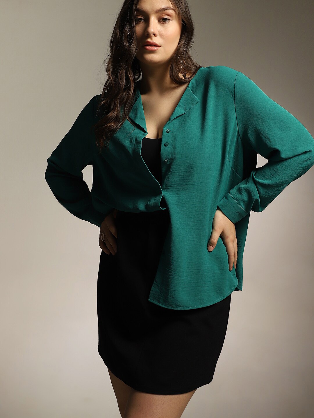 

VERO MODA CURVE Plus Size Cuffed Sleeves Shirt Style Top, Green