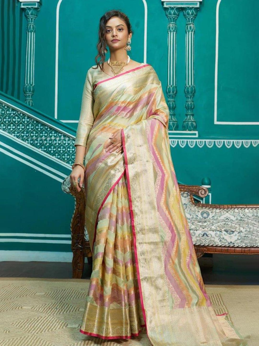 

SGF11 Ethnic Motifs Woven Design Zari Organza Kanjeevaram Silk Saree, Green