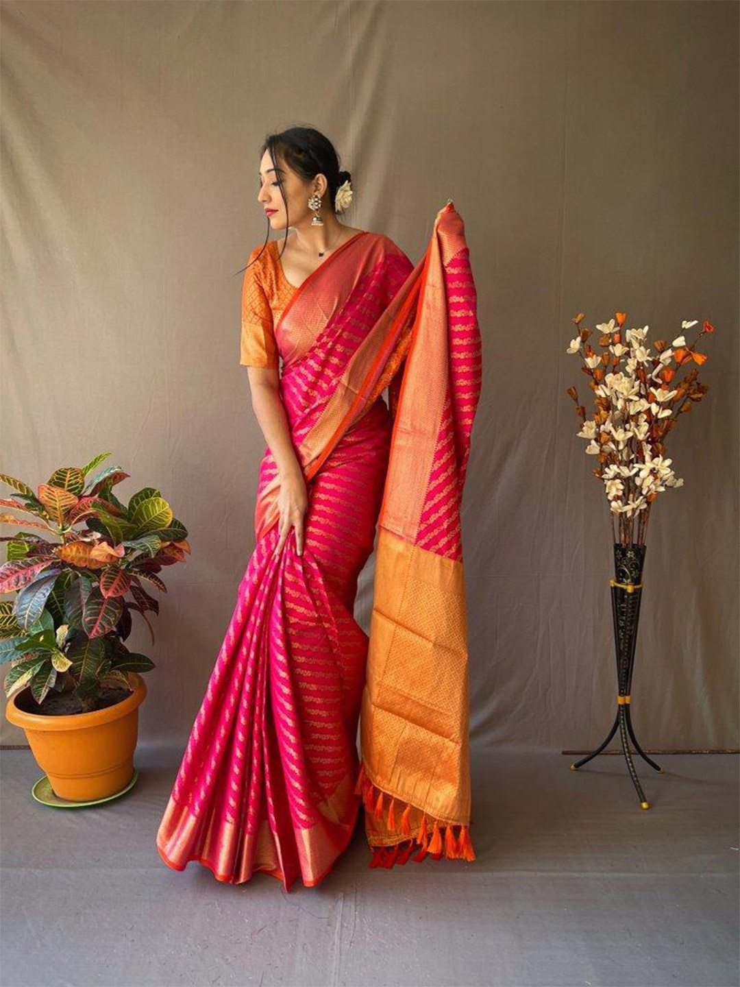 

SGF11 Woven Design Heavy Zari Work Kanjeevaram Patola Silk Saree, Pink