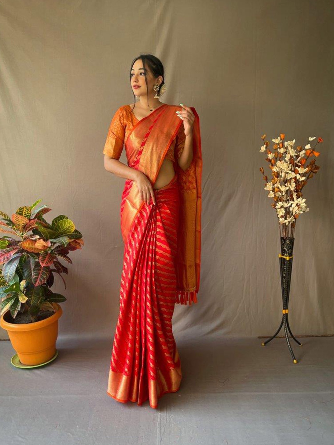 

SGF11 Woven Design Heavy Zari Work Kanjeevaram Patola Silk Saree, Red