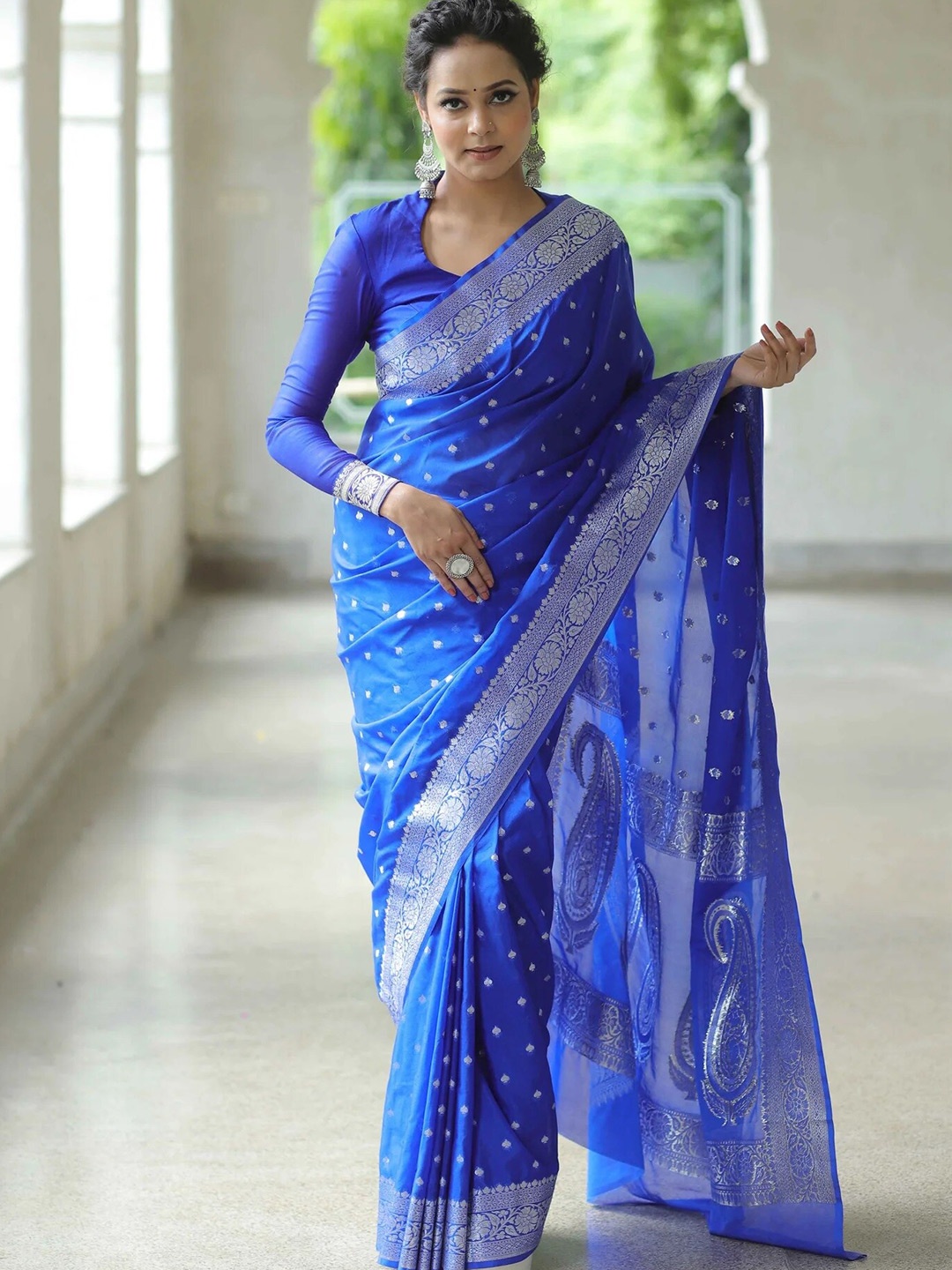 

DIVASTRI Ethnic Motifs Woven Design Zari Pure Silk Kanjeevaram Saree, Blue