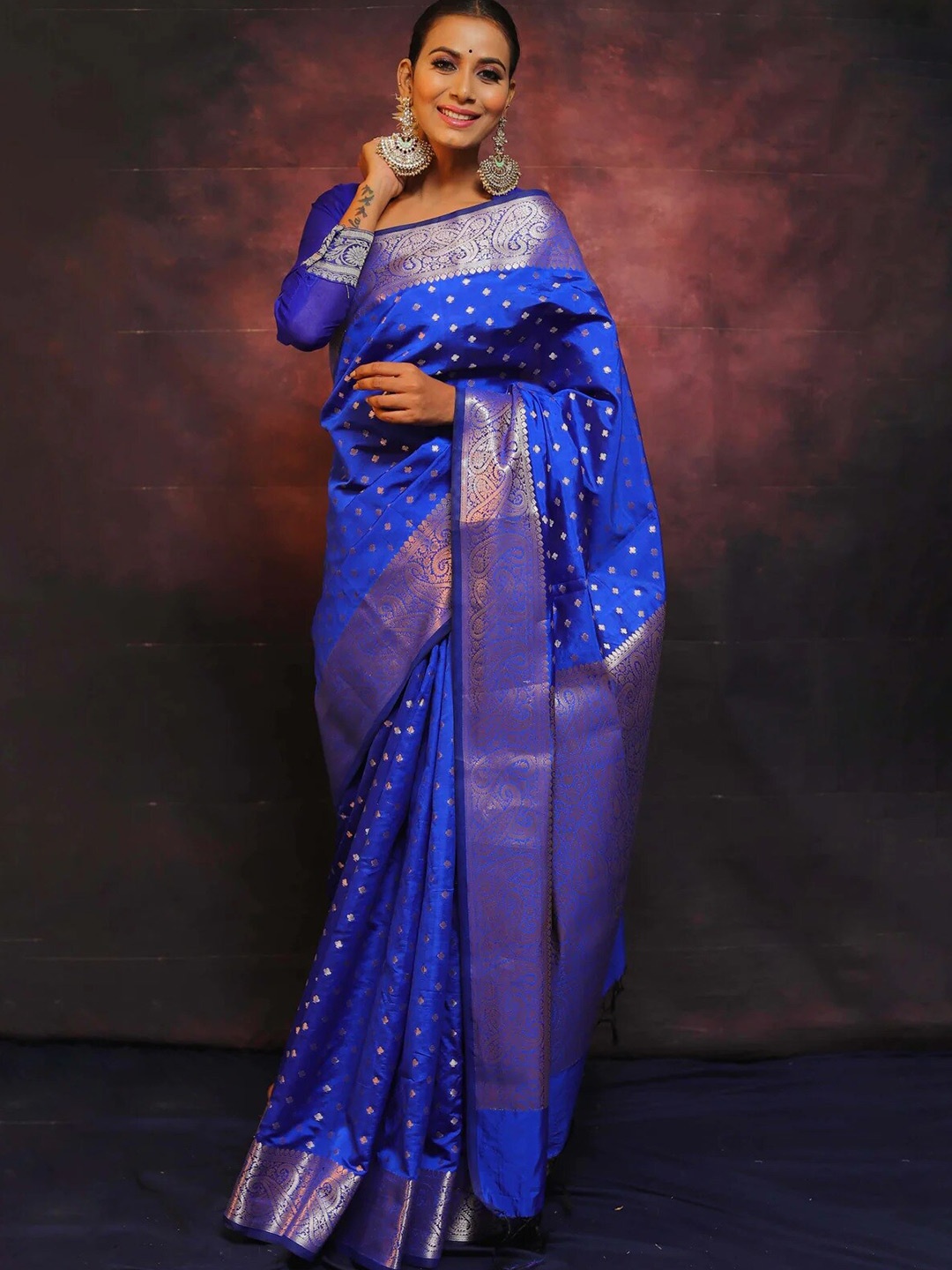 

DIVASTRI Woven Design Zari Pure Silk Kanjeevaram Saree, Blue