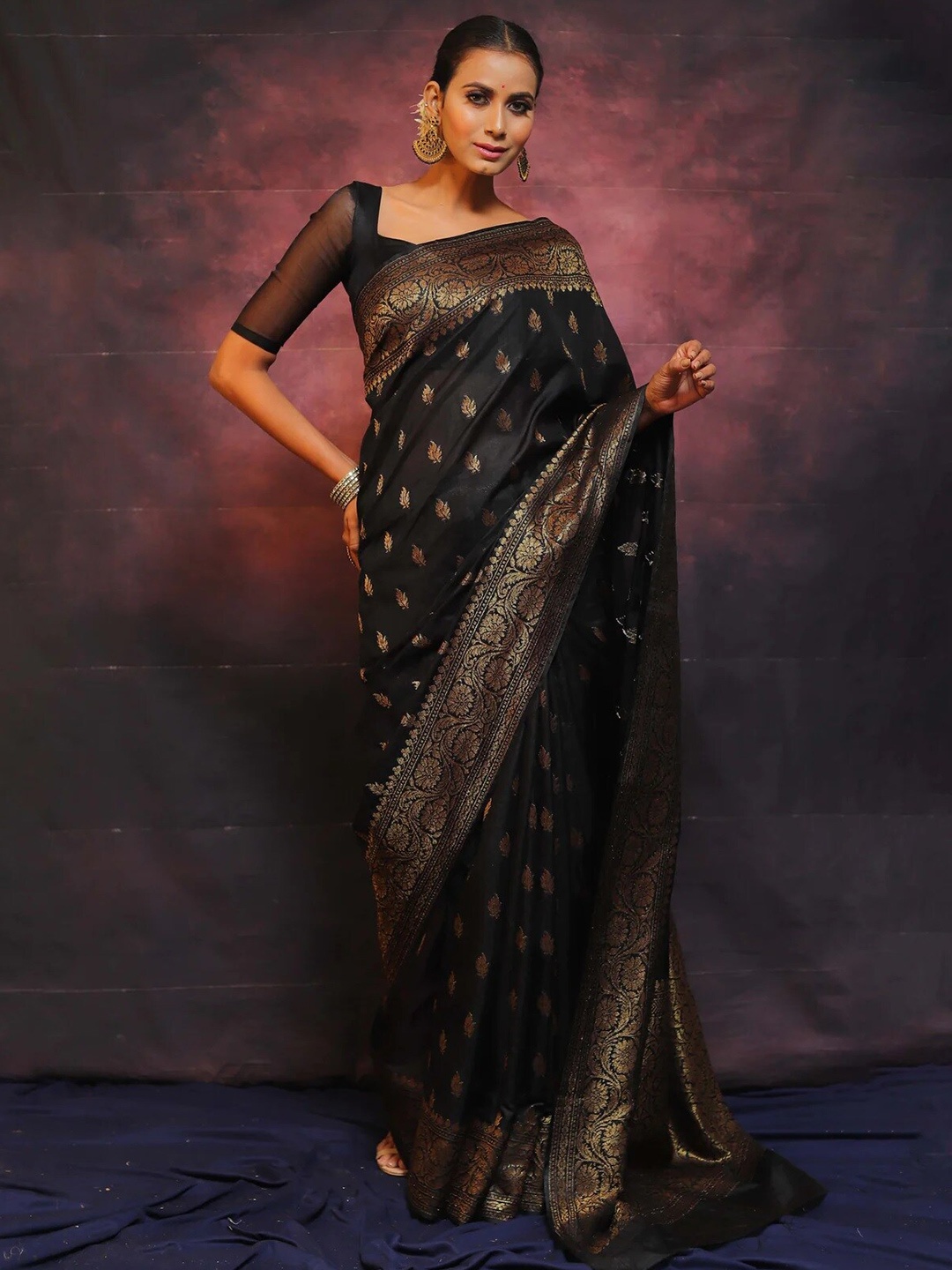 

DIVASTRI Ethnic Motifs Woven Design Zari Pure Silk Kanjeevaram Saree, Black