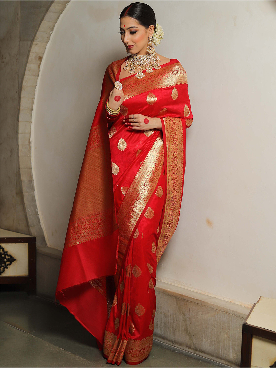 

DIVASTRI Woven Design Zari Pure Silk Kanjeevaram Saree, Red