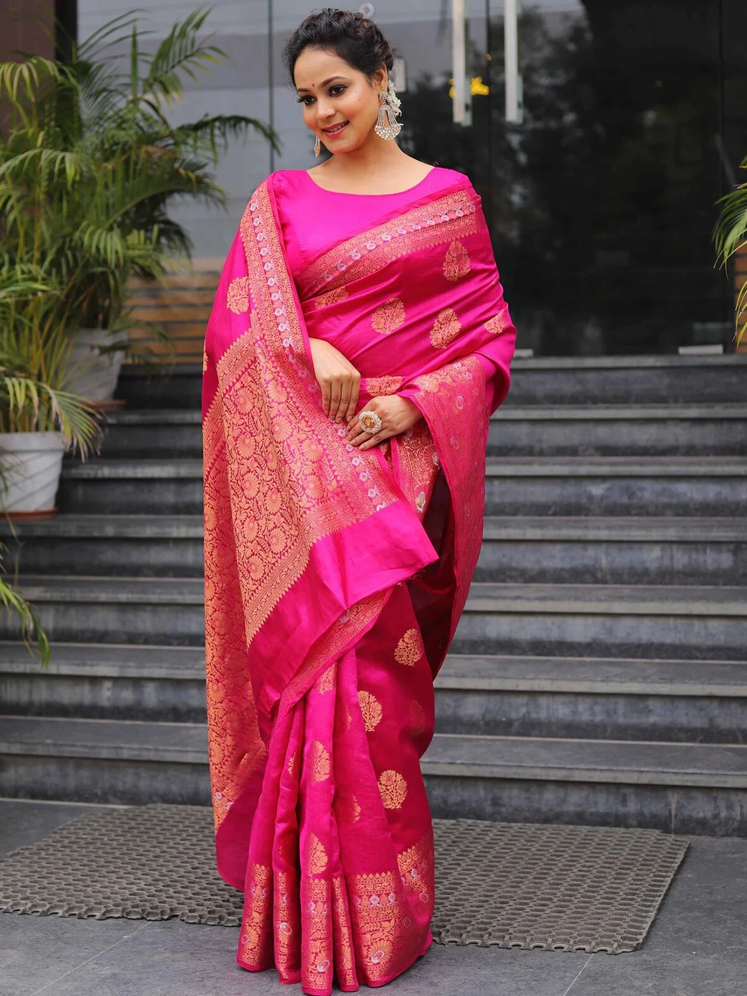 

DIVASTRI Woven Design Zari Pure Silk Kanjeevaram Saree, Pink