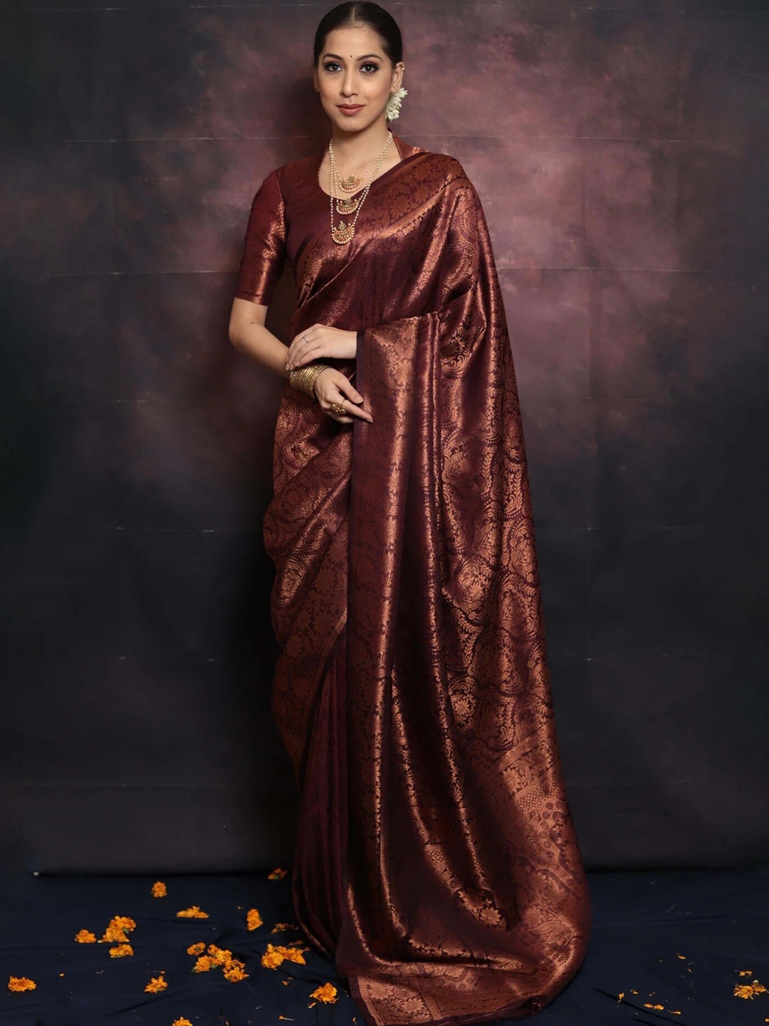 

DIVASTRI Ethnic Motifs Woven Design Zari Pure Silk Kanjeevaram Saree, Maroon