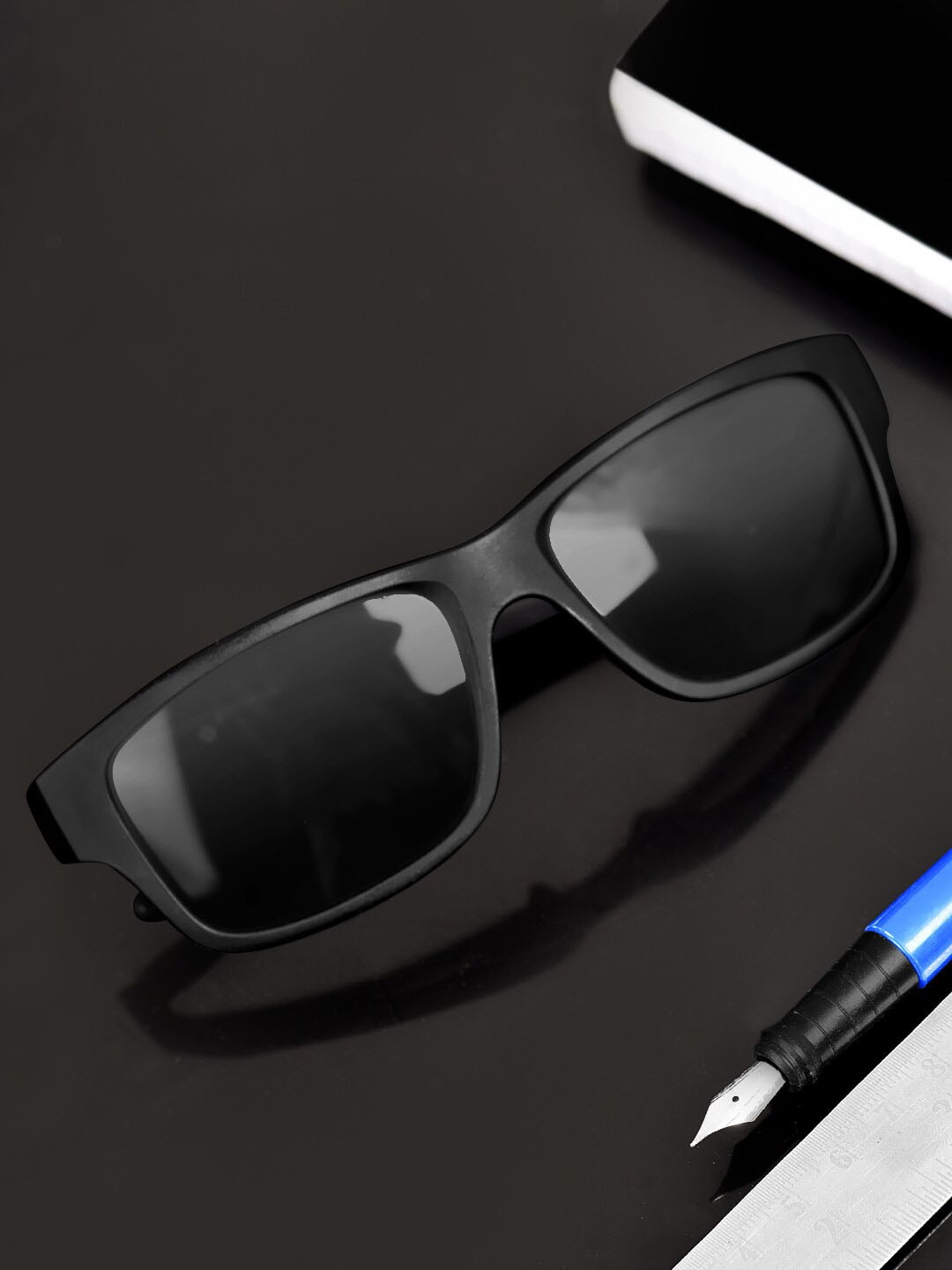 

WROGN Men Wayfarer Sunglasses with UV Protected Lens WRNSG-02-BK-, Black