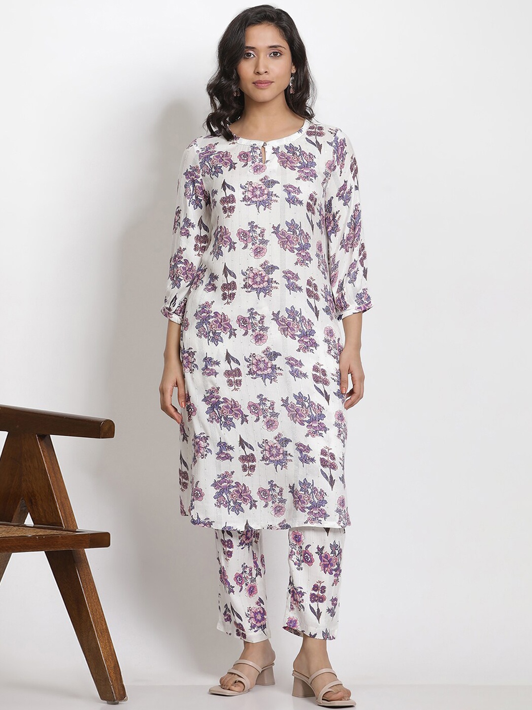 

W Women Floral Printed Regular Gotta Patti Round Neck Straight Kurta With Trouser, White