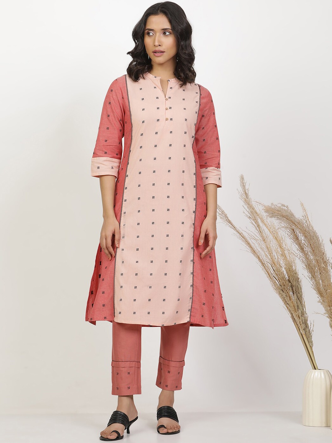 

W Ethnic Motifs Embroidered Regular Thread Work Kurta with Trousers, Red