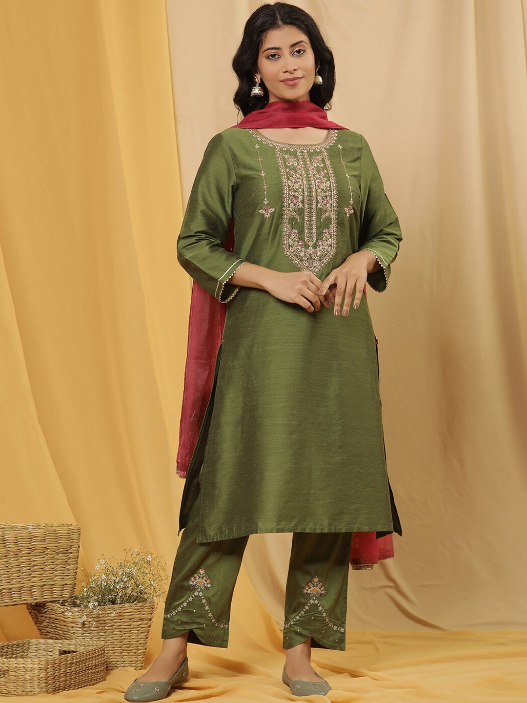 

W Ethnic Motifs Embroidered Regular Kurta with Trousers & With Dupatta, Green