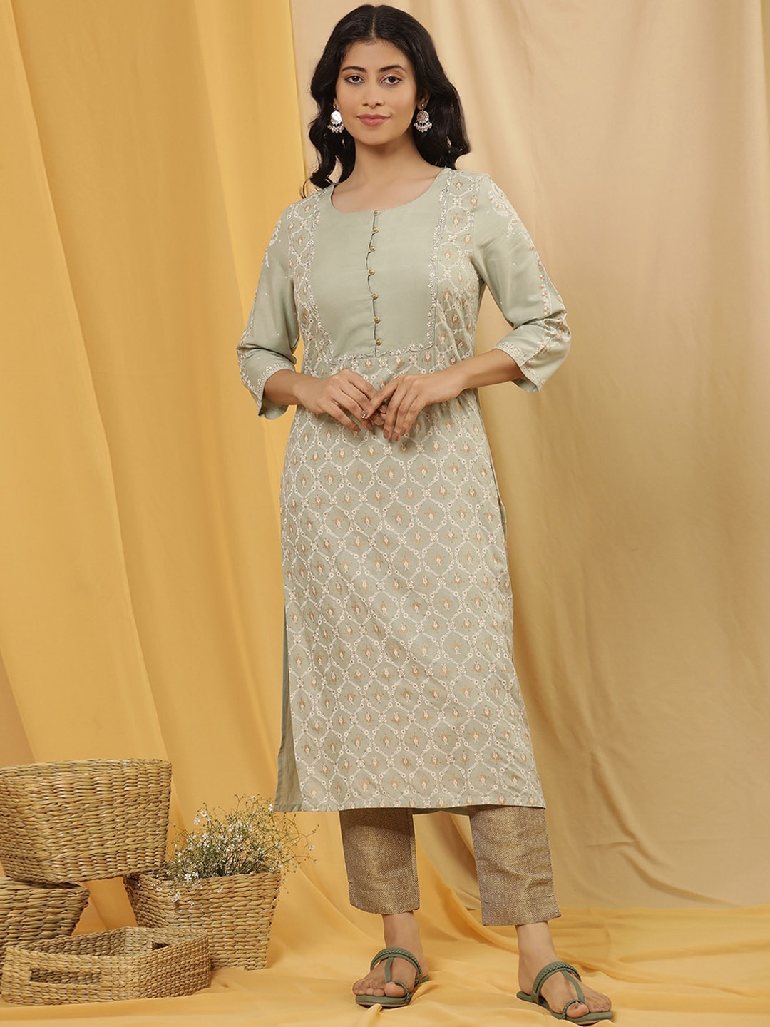 

W Ethnic Motifs Regular Thread Work Kurta with Trouser, Green
