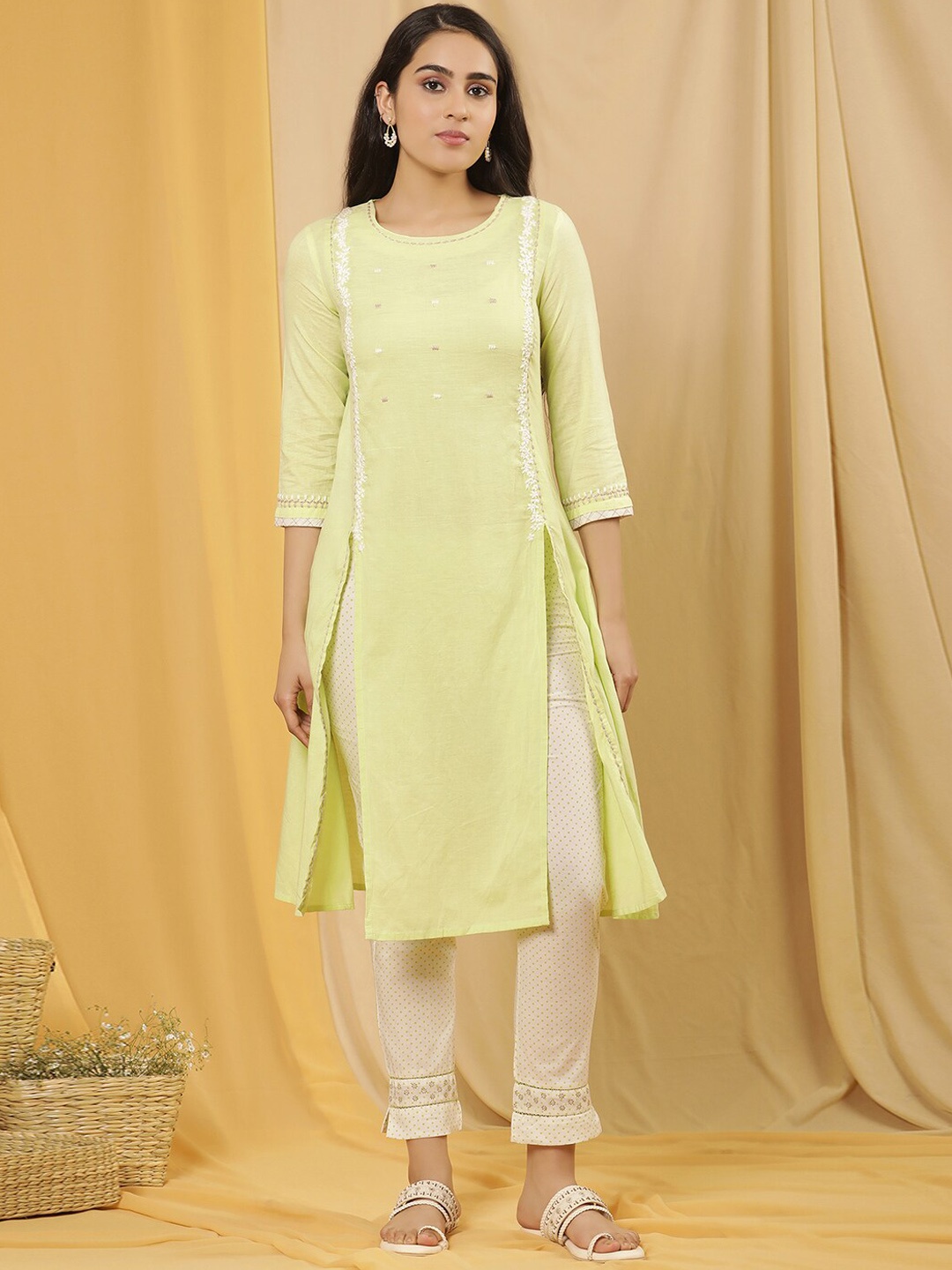 

W Ethnic Motifs Regular Thread Work Pure Cotton Kurta with Trouser, Green