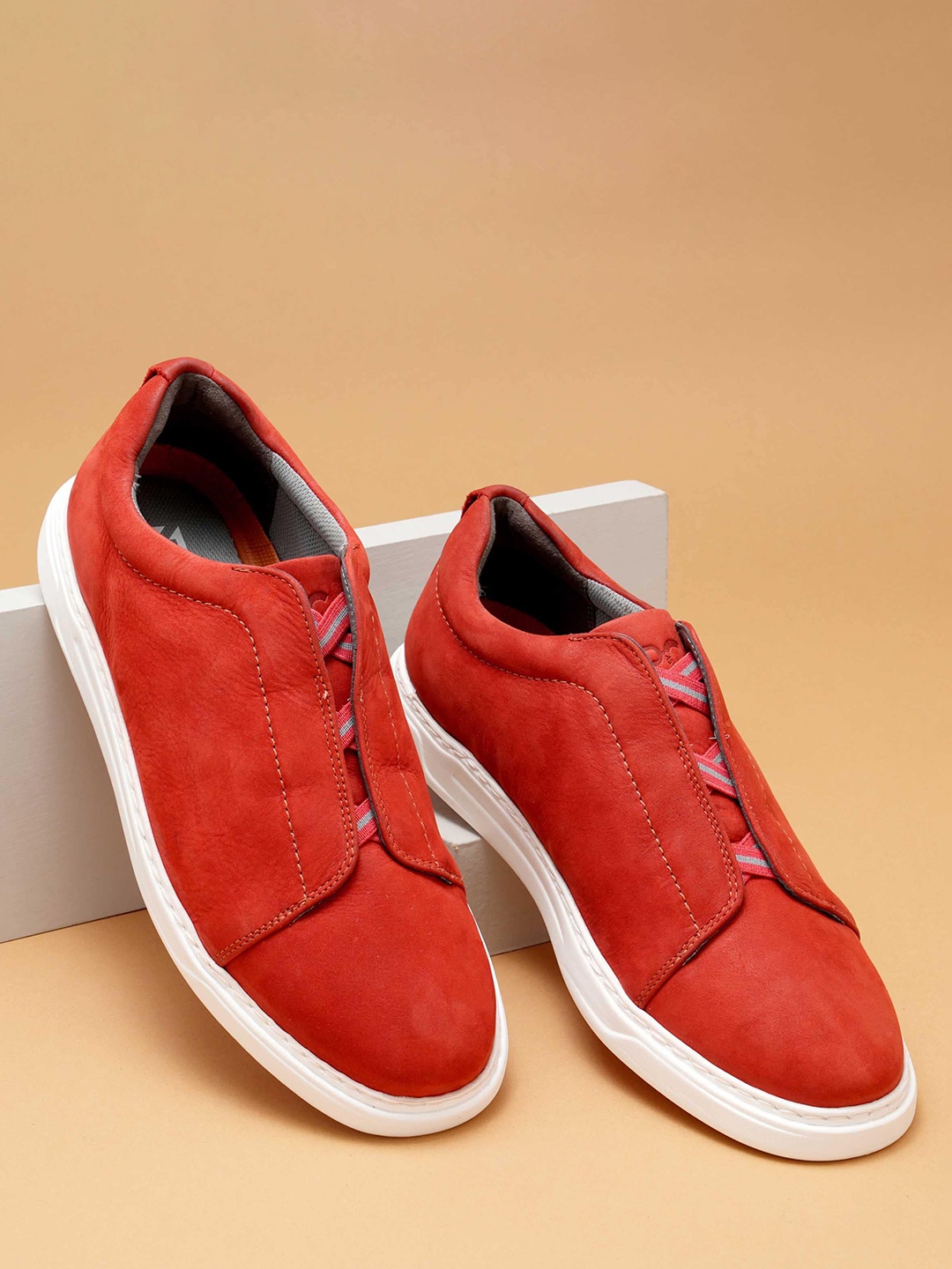 

Ruosh Men Round Toe Lace Up Lightweight Sneakers, Red