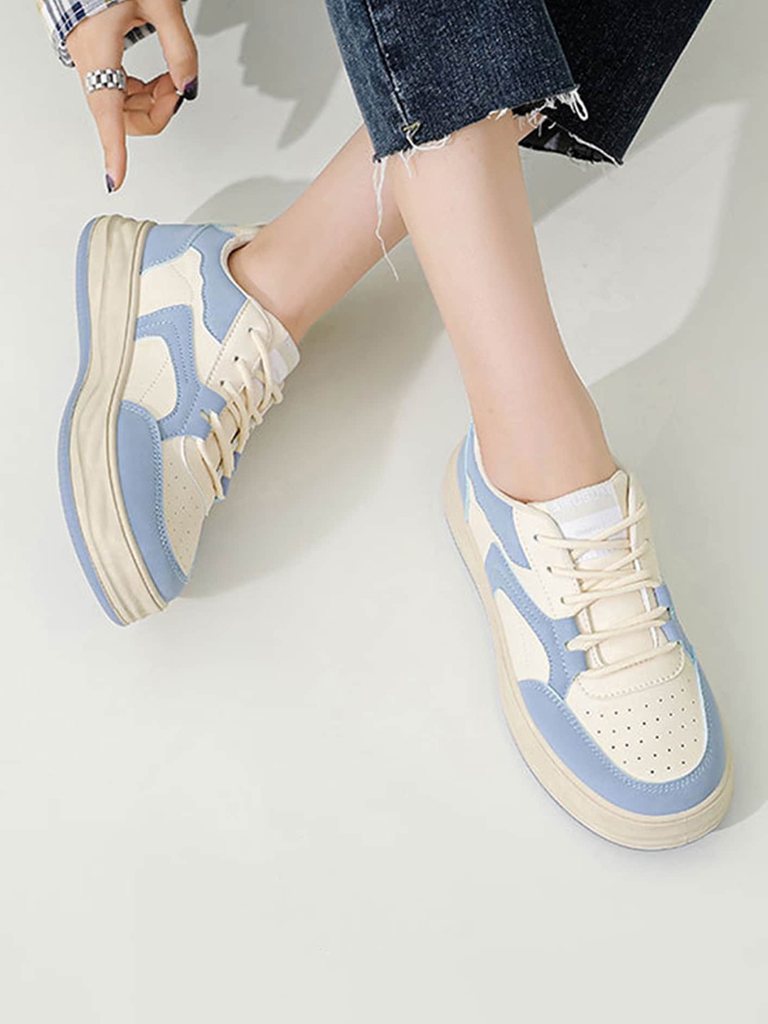 

LULU & SKY Women Colourblocked Leather Trainer, Blue