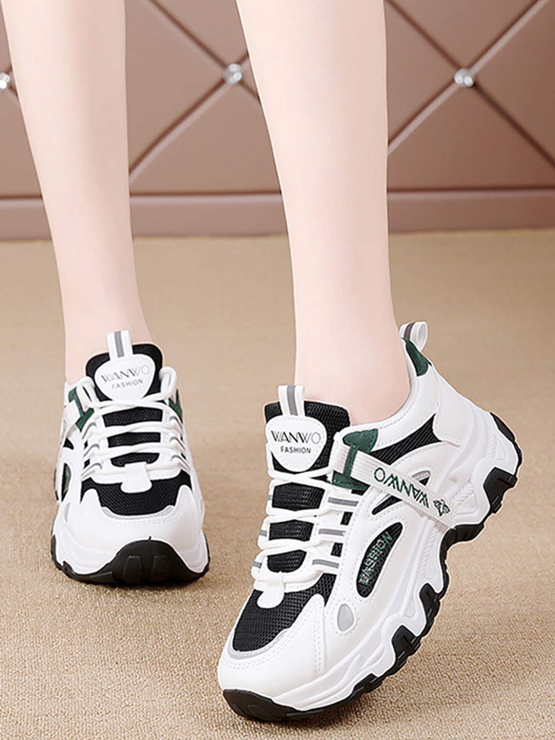 

LULU & SKY Women Round Toe Trainers Sneakers, Black