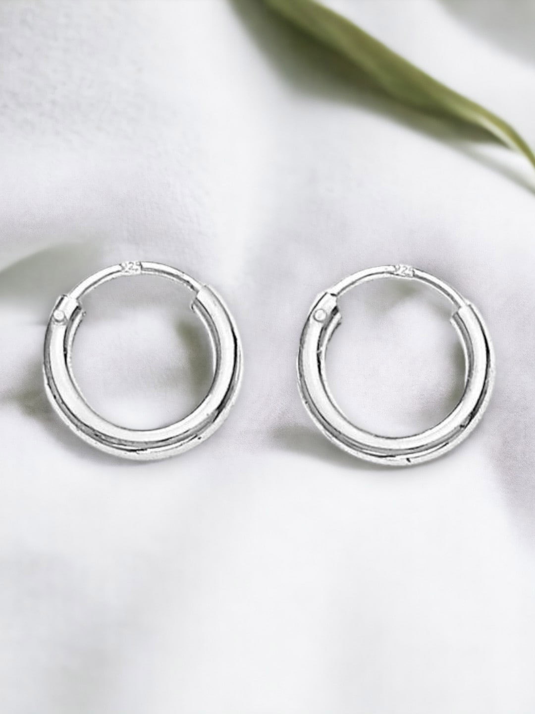 

Taraash 925 Sterling Silver Circular Hoop Earrings