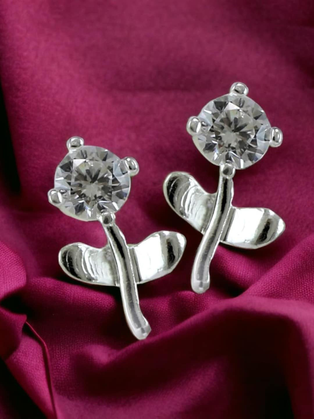 

Taraash 925 Sterling Silver Floral Studs Earrings