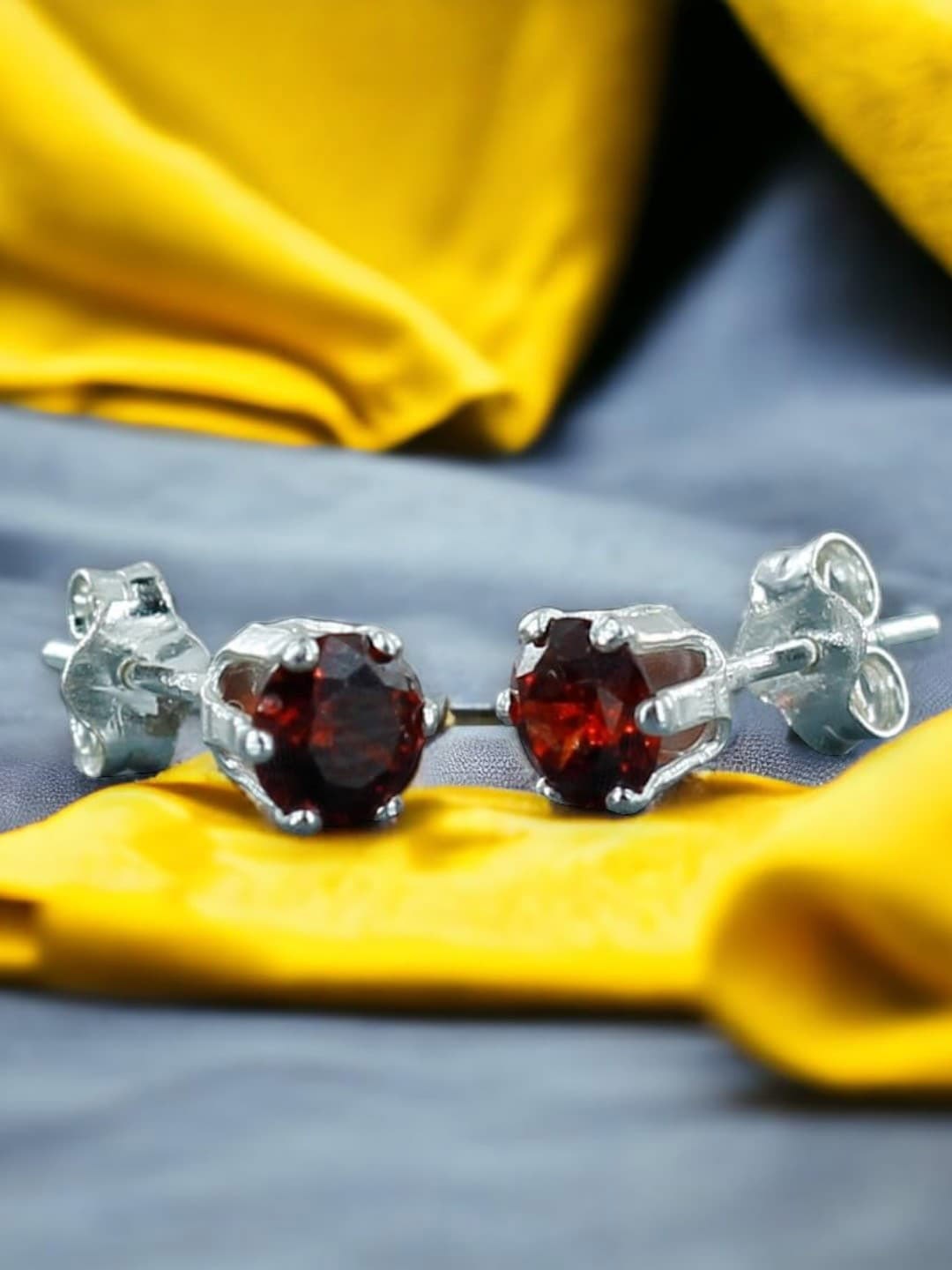 

Taraash 92.5 Sterling Silver Diamond Shaped Studs Earrings, Maroon