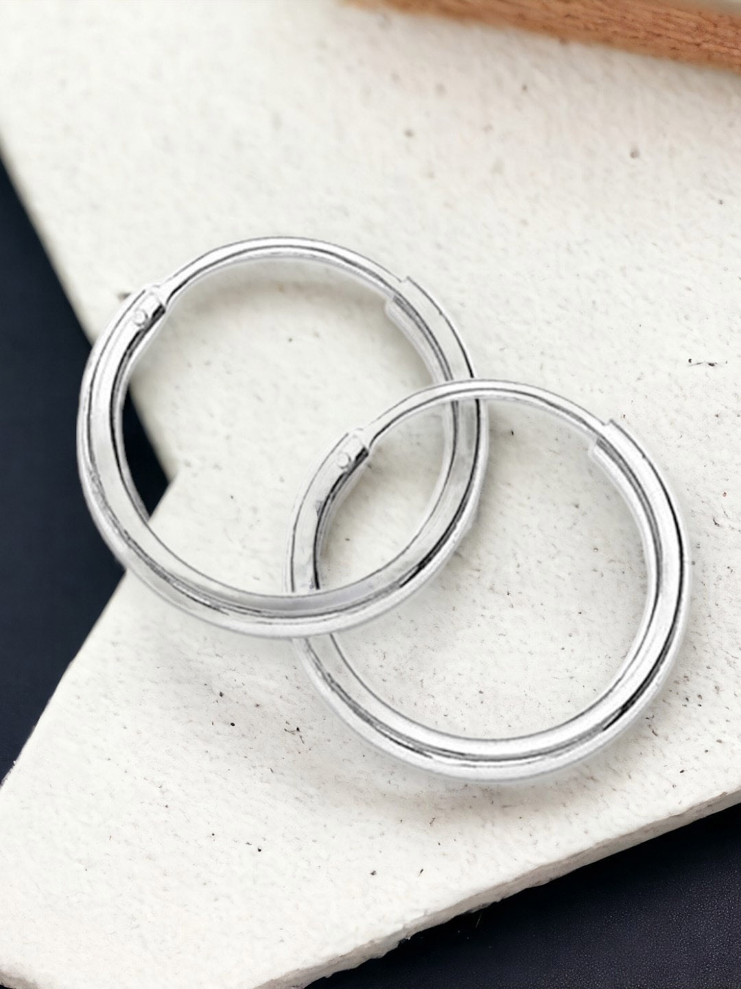 

Taraash 925 Sterling Silver Circular Hoop Earrings