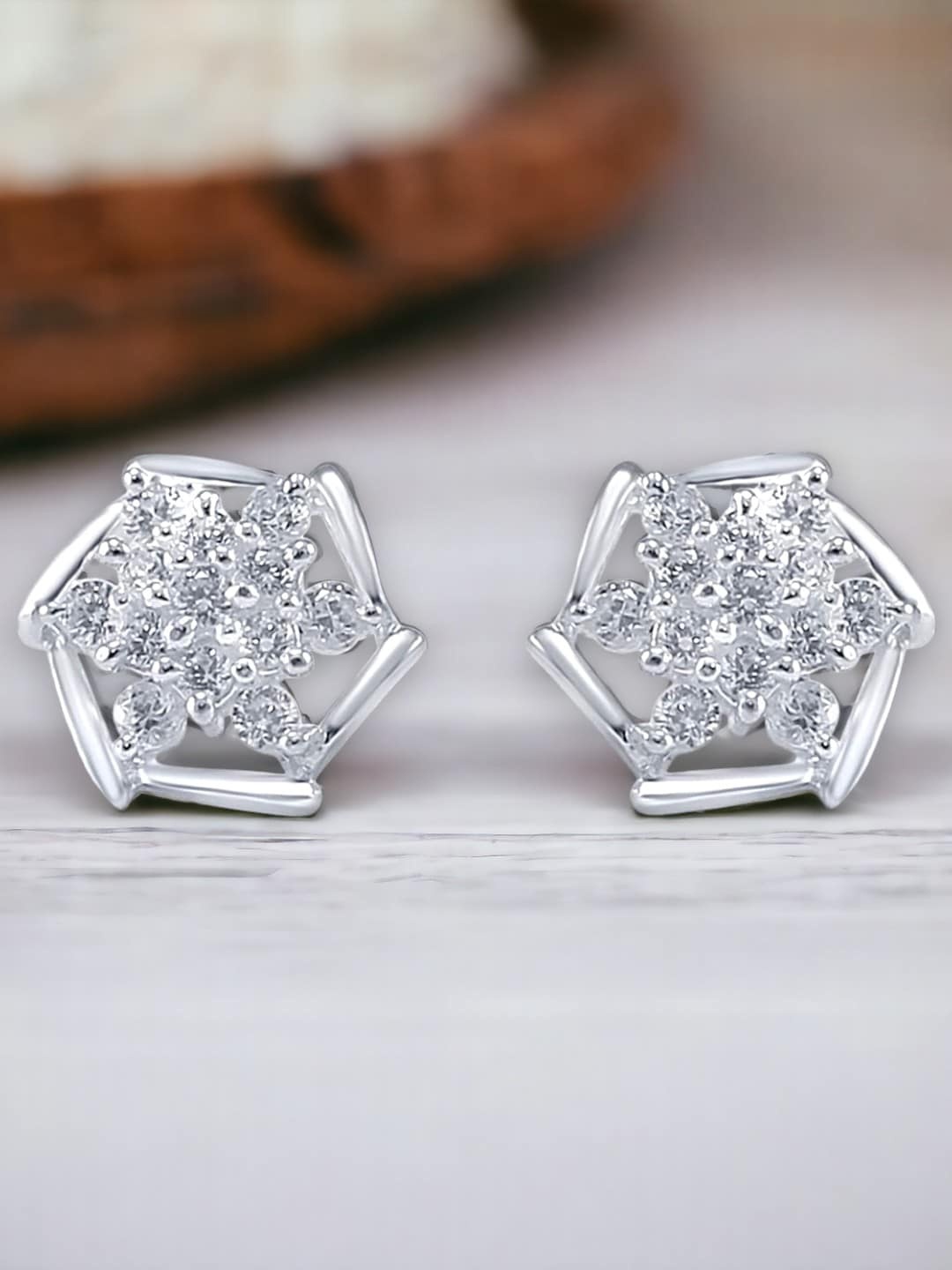 

Taraash 925 Sterling Silver Cubic Zirconia Floral Studs Earrings