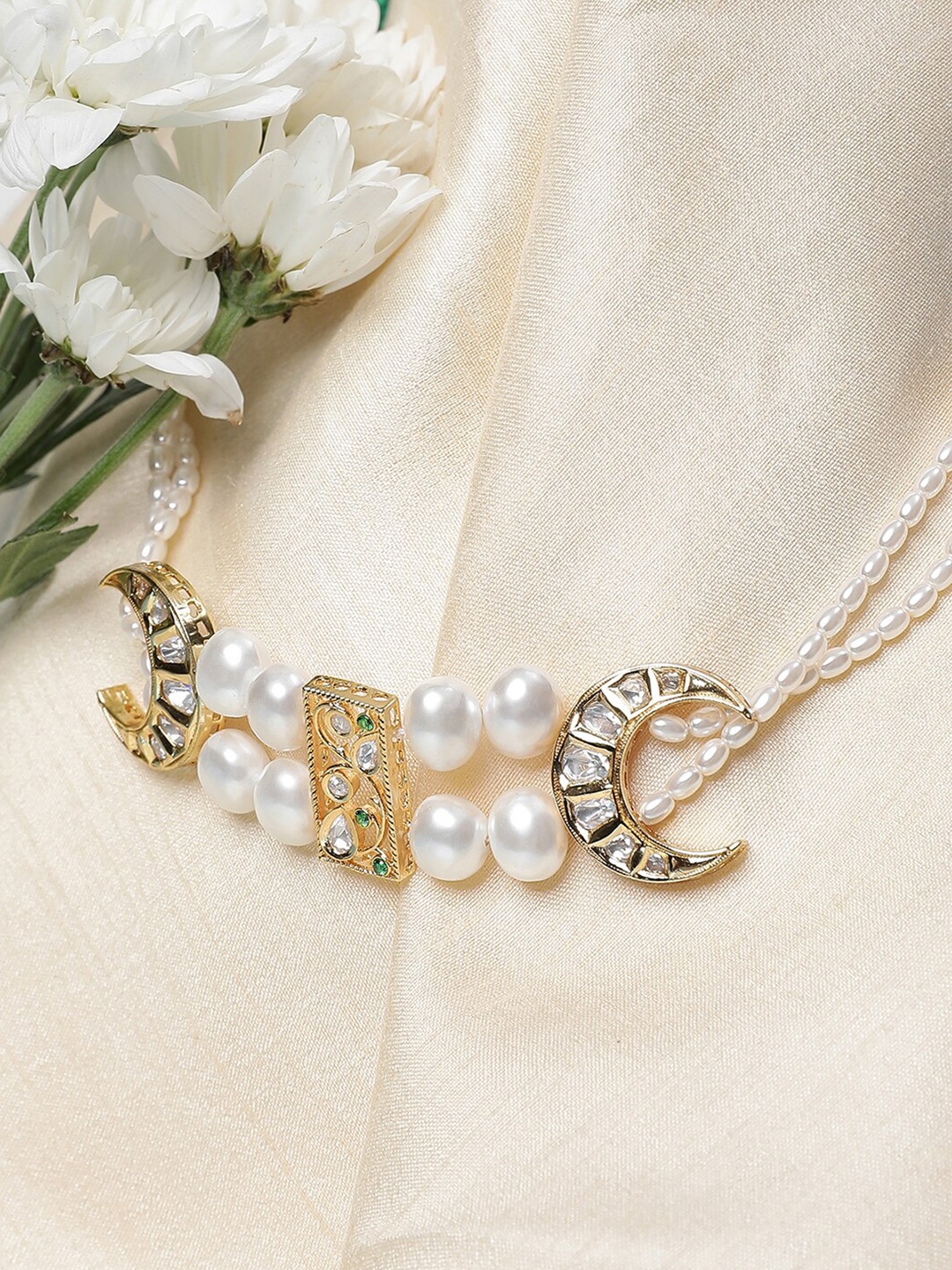 

XAGO Brass Gold-Plated Kundan Studded Choker