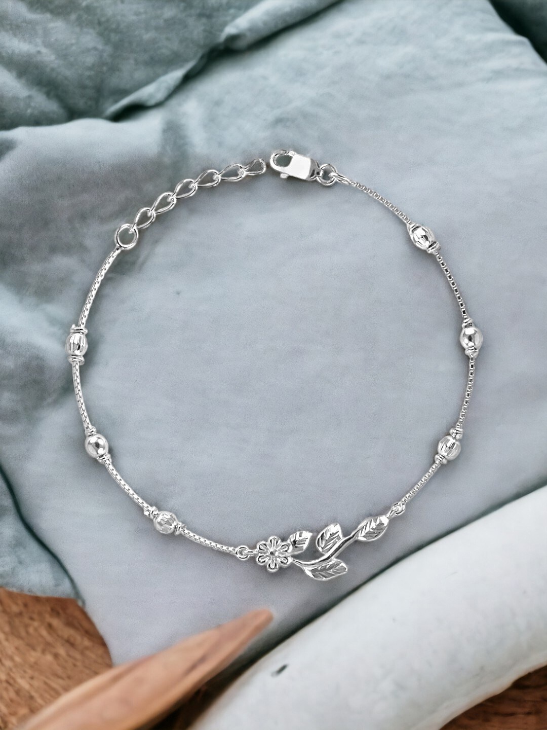 

Taraash 925 Sterling Silver Link Bracelet