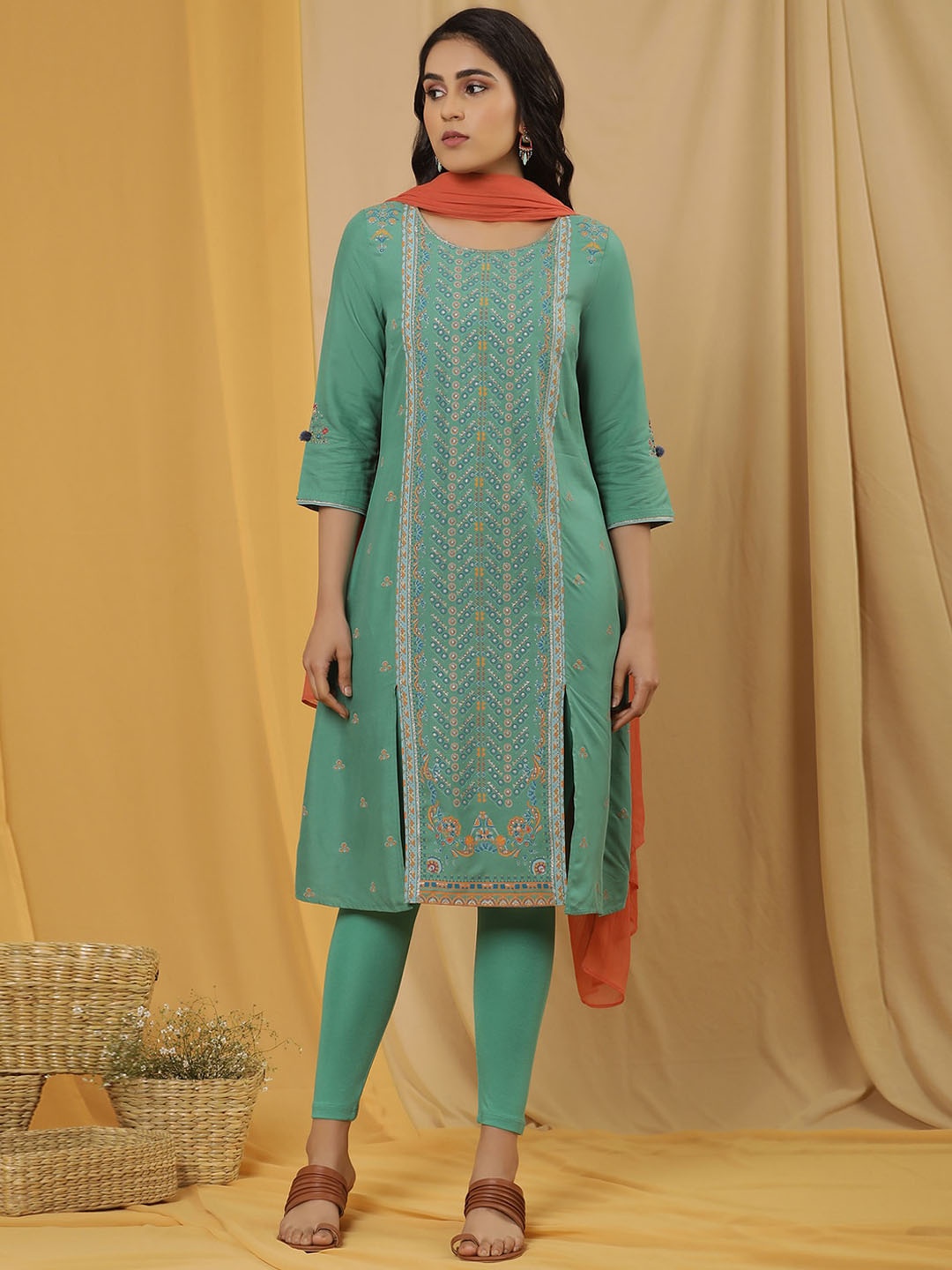 

W Women Ethnic Motifs Printed Thread Work Straight Kurta Set, Green