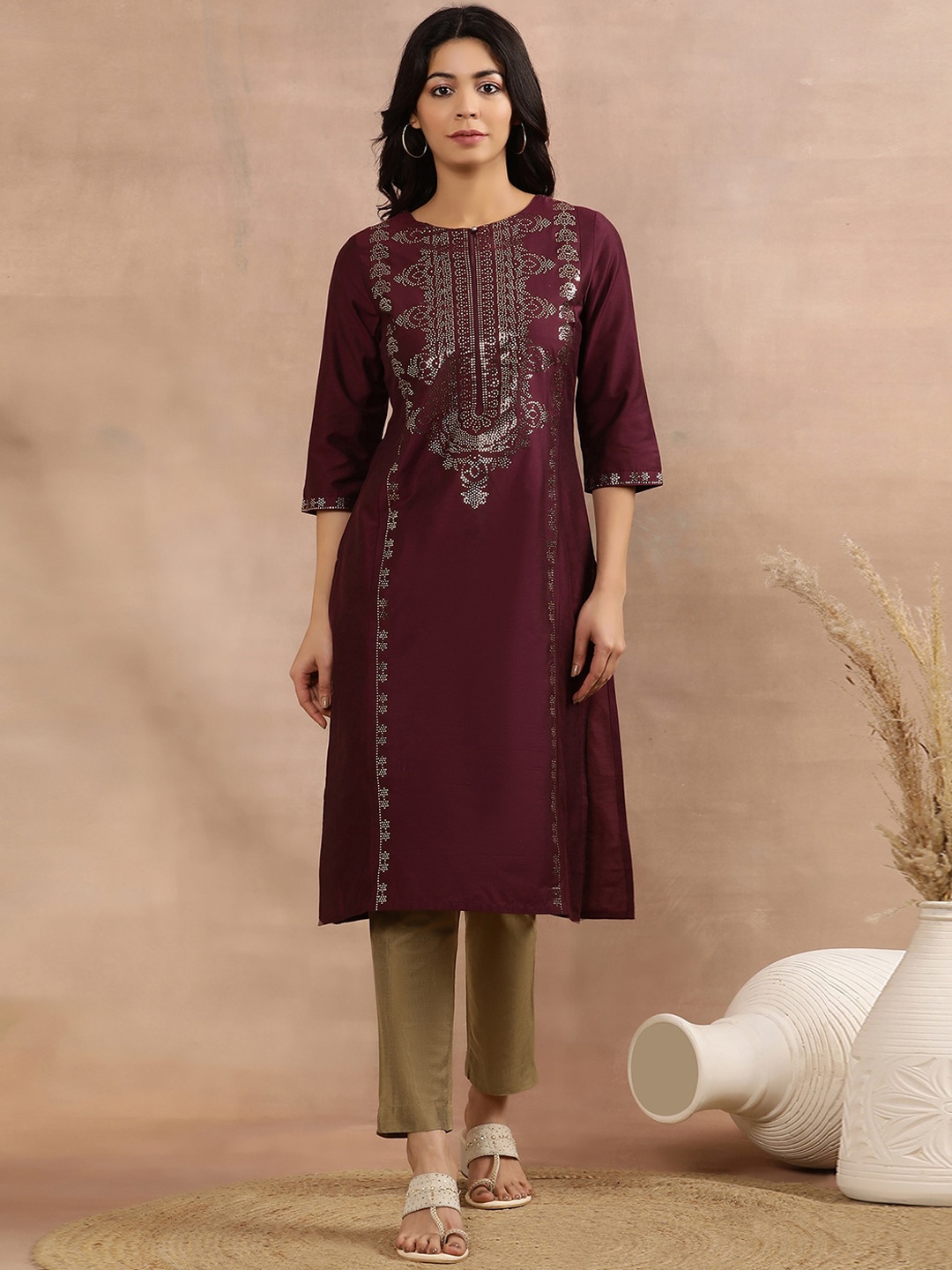 

W Women Ethnic Motifs Printed Straight Kurta with Trousers, Pink